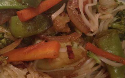 Wok de vermicelles de riz et légumes croquant