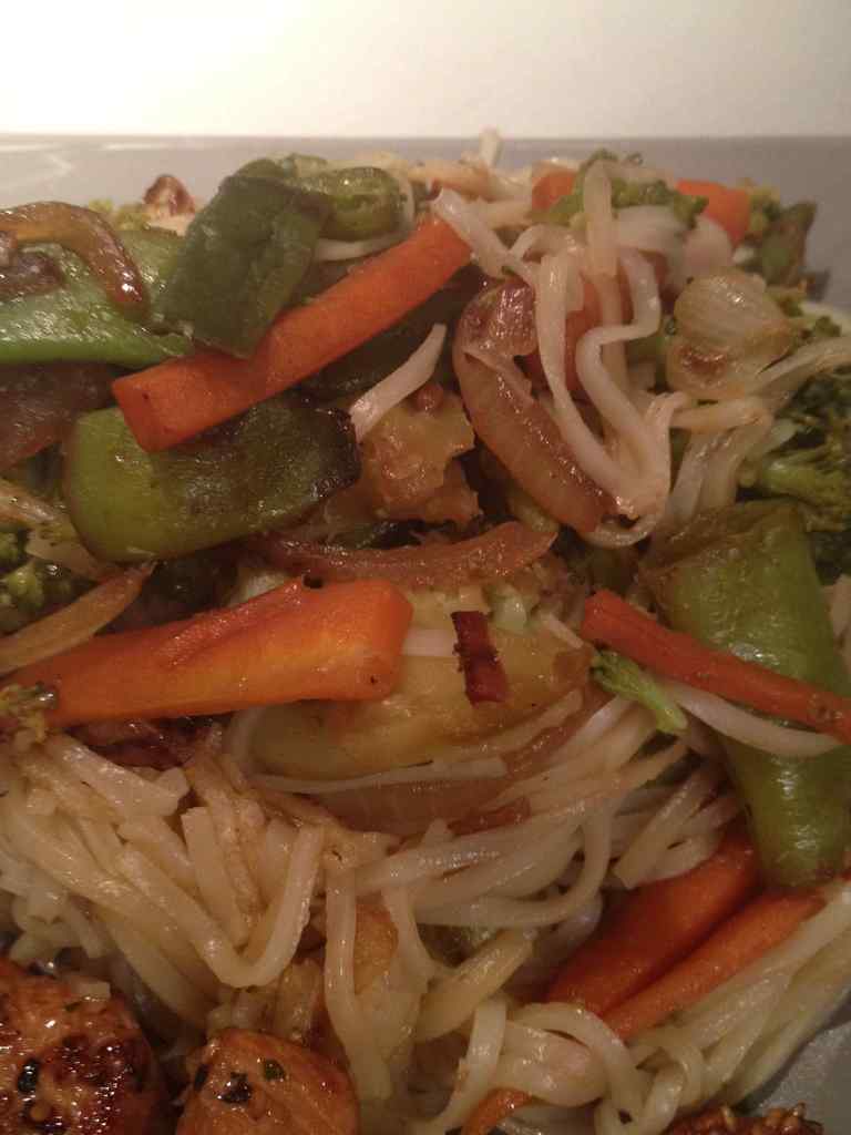 Légumes croquants aux nouilles de riz : découvrez les recettes de