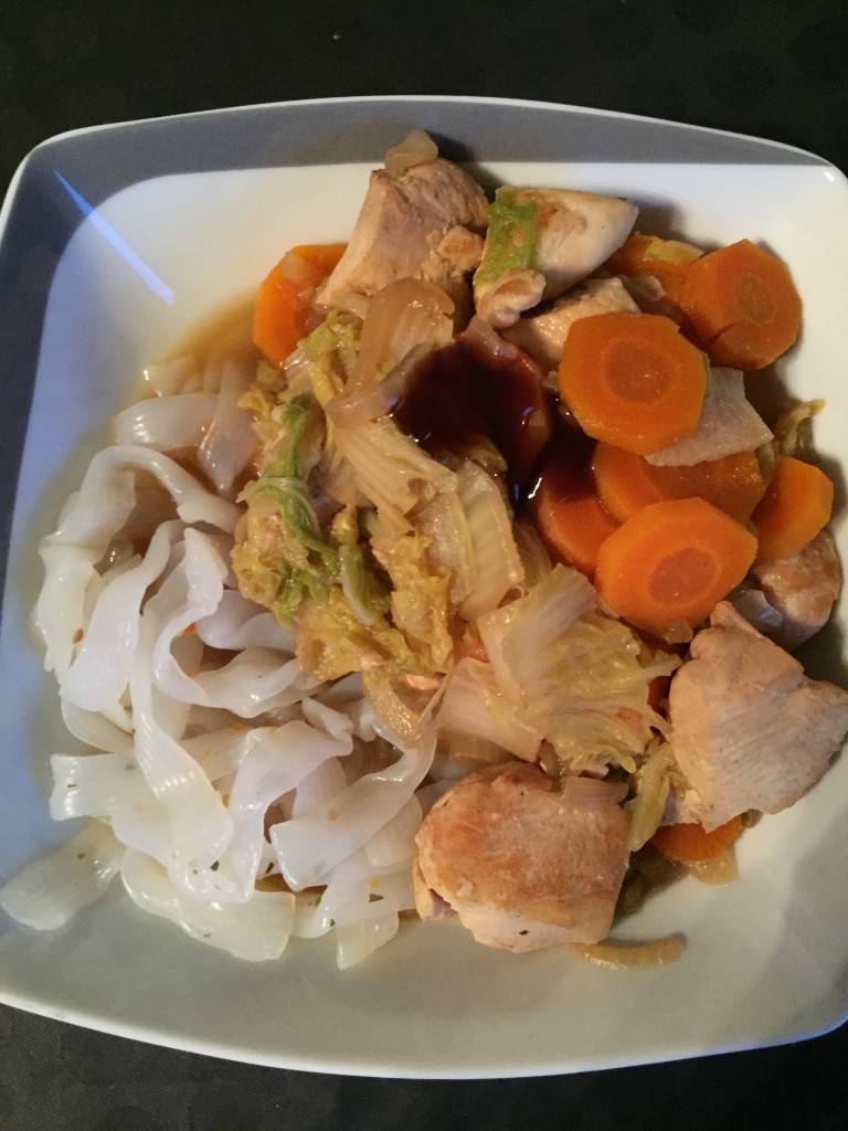 Wok de Konjac, chou chinois, poulet et carottes hyper léger !!