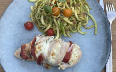 Spaghettis de courgettes et poulet à la tomate et mozza