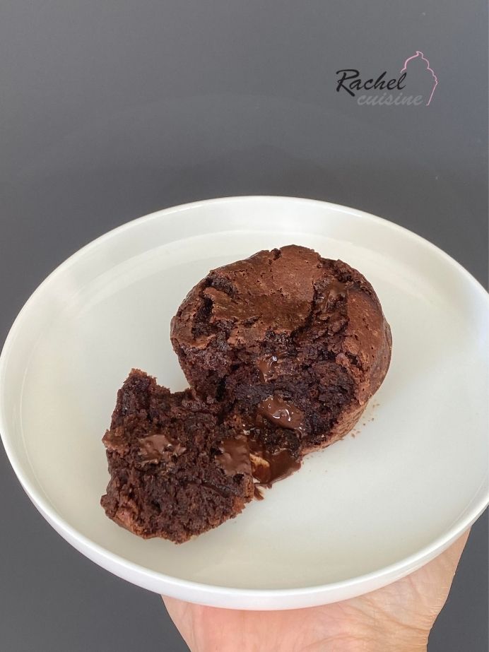 Muffins fondant au chocolat coupé