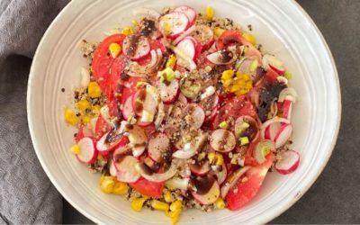 Salade quinoa, tomate, maïs et radis