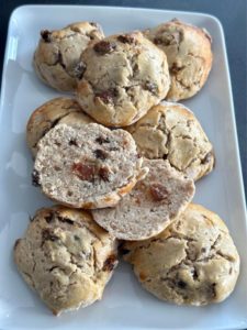 Un scones coupés en deux