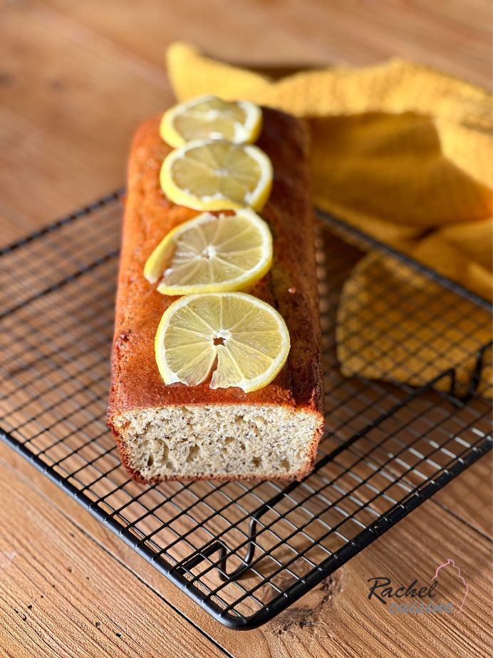 L'intérieur d'un cake citron pavot