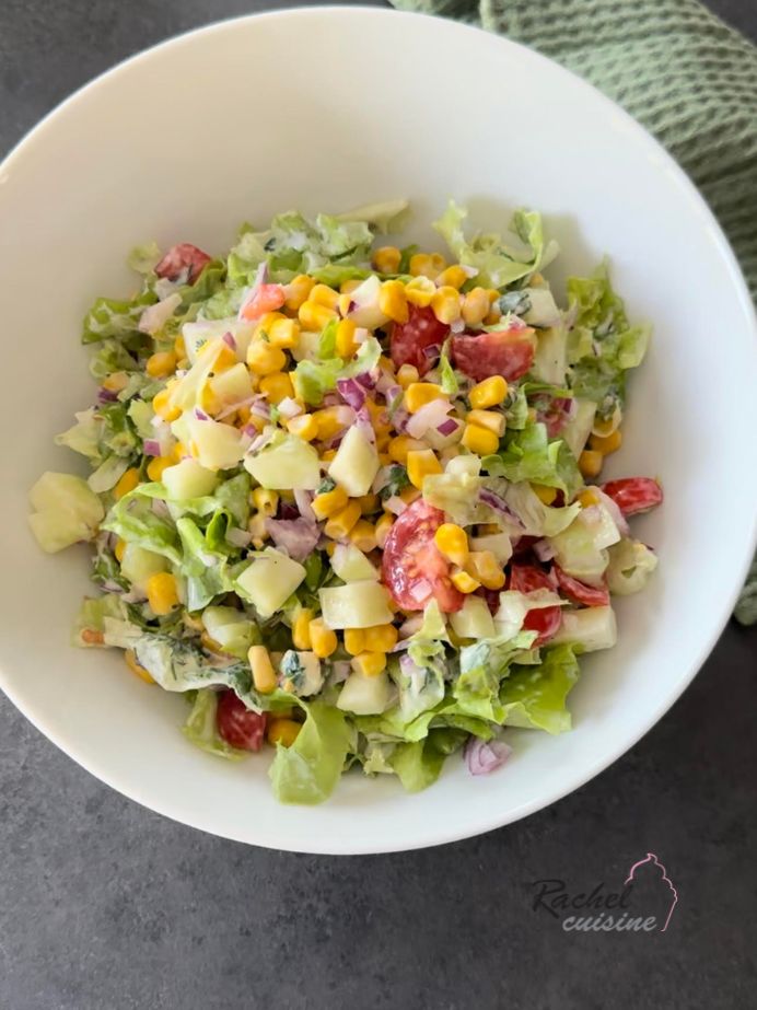 Une jolie salade composée pleine de couleurs