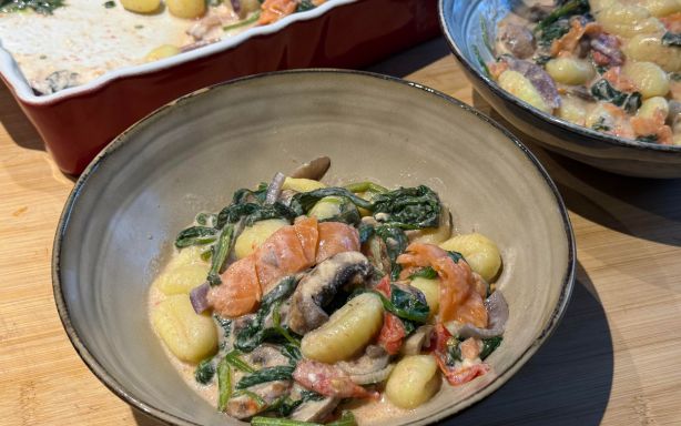 Un plat de gnocchis gourmand