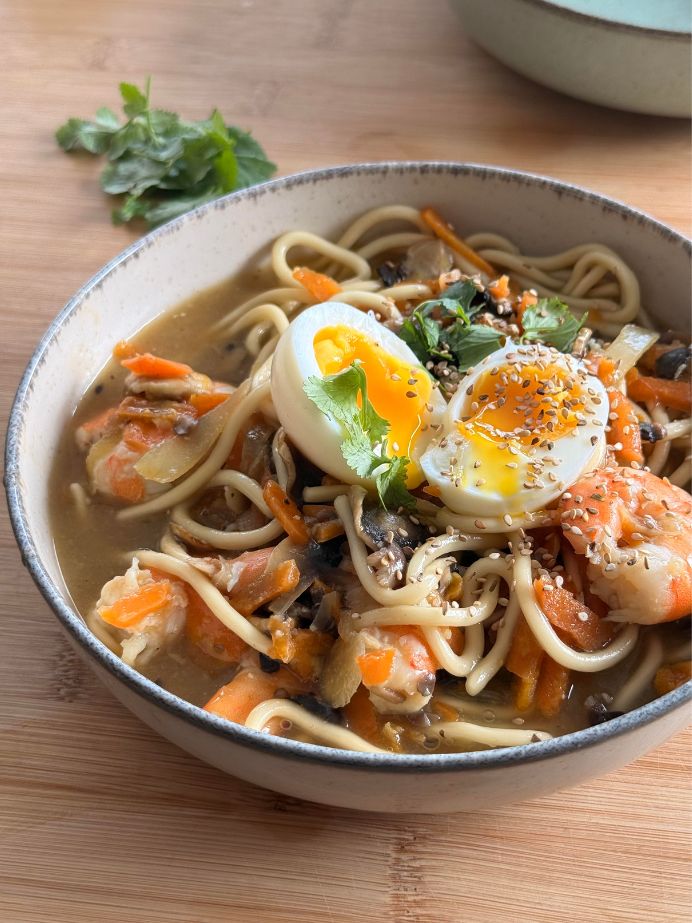 Des pâtes chinoises aux crevettes et oeuf