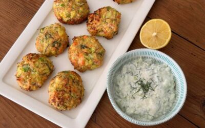 Croquettes saumon courgettes, aneth et tzatzíki maison