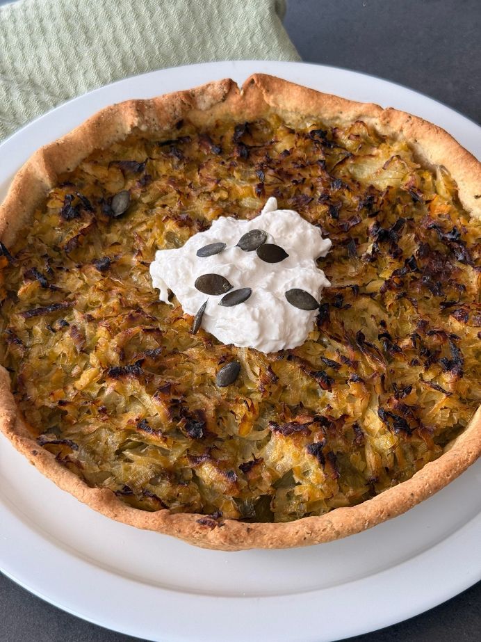Une tarte croustillante avec une pâte maison